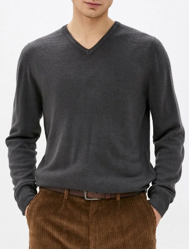 Silvo Soft Cashmillon V Neck Jumper In Ebony Grey - Kensington Eastside