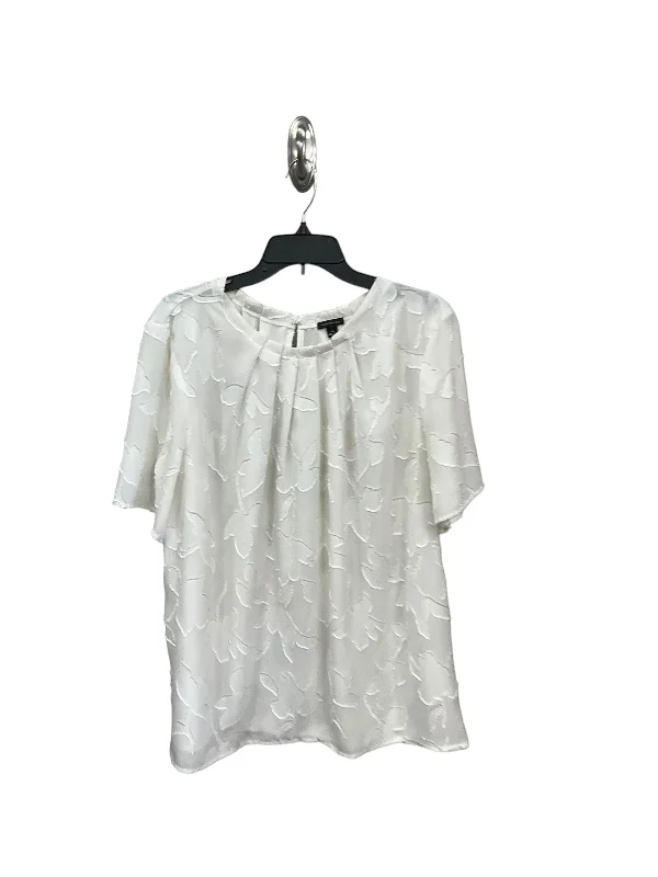 Top Short Sleeve By Ann Taylor In Cream, Size: Xl