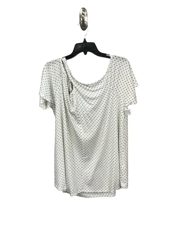 Top Short Sleeve By Chicsoul In Polkadot Pattern, Size: L