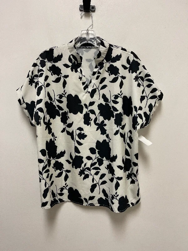 Top Short Sleeve By Clothes Mentor In Black & Cream, Size: 2x