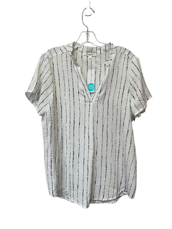 Top Short Sleeve By Clothes Mentor In White, Size: L