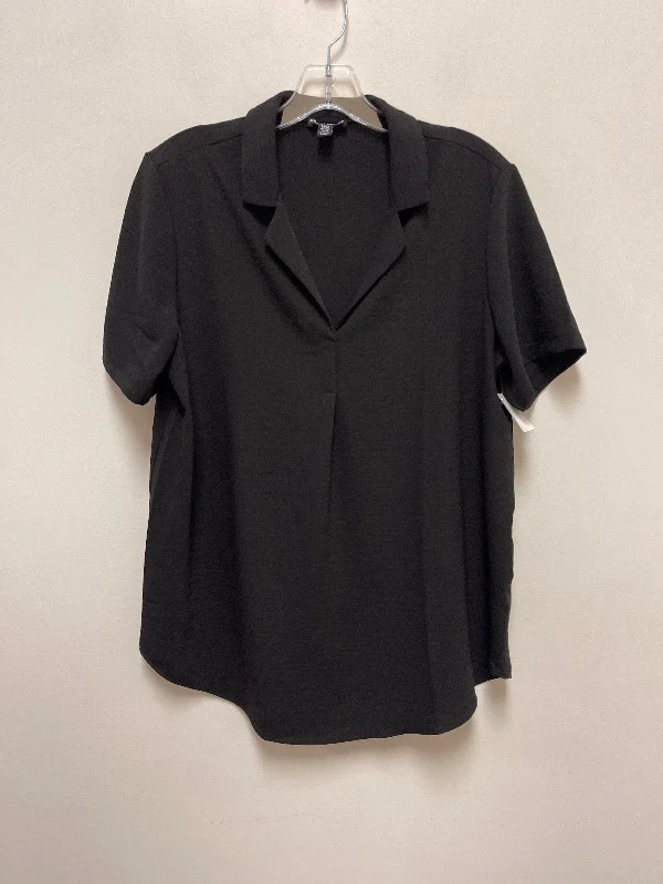 Top Short Sleeve By Hilary Radley In Black, Size: M